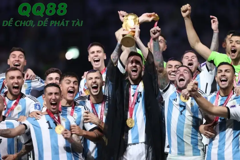 Argentina phải trả lại chiếc cúp World Cup trong buổi lễ bốc thăm chia bảng VCK World Cup 2026. Argentina phải trả lại chiếc cúp World Cup trong buổi lễ bốc thăm chia bảng VCK World Cup 2026.